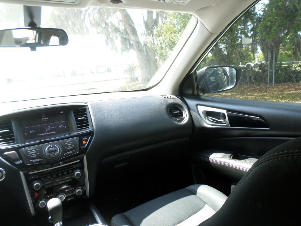 2019 Nissan Pathfinder Image 17