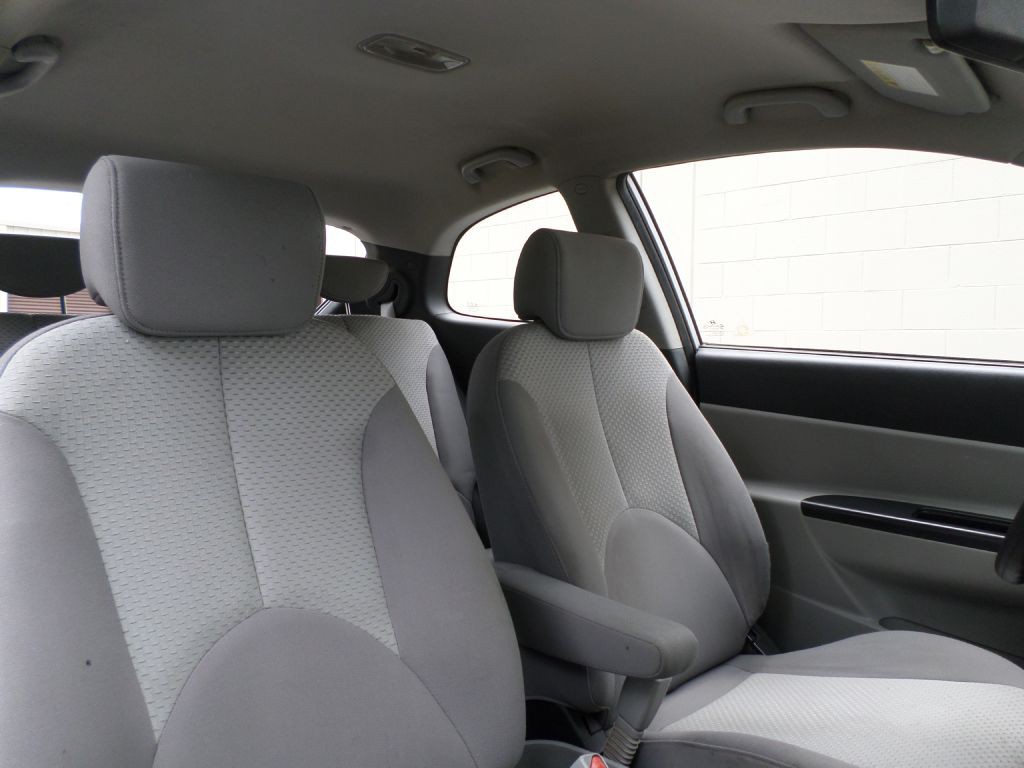 2008 Hyundai Accent Image 12