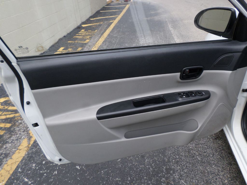 2008 Hyundai Accent Image 19