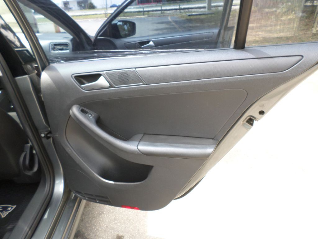 2014 Volkswagen Jetta Image 11