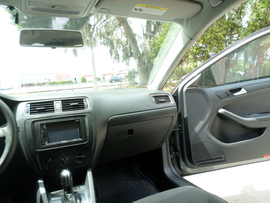 2014 Volkswagen Jetta Image 14