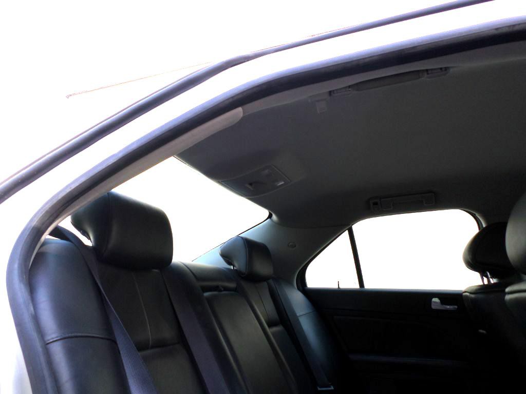 2005 Cadillac STS Image 8