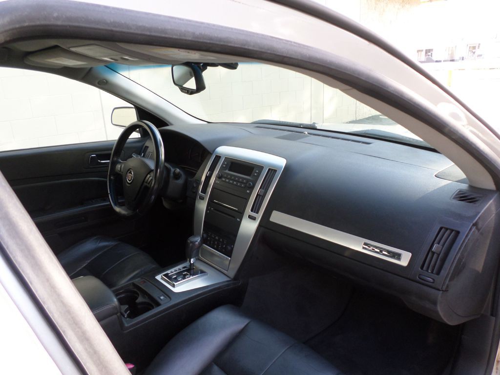 2005 Cadillac STS Image 12