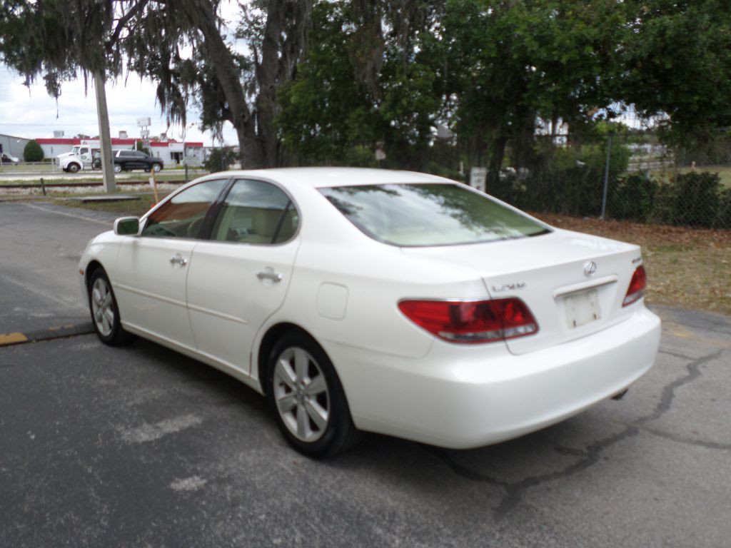 2005 Lexus ES Image 5