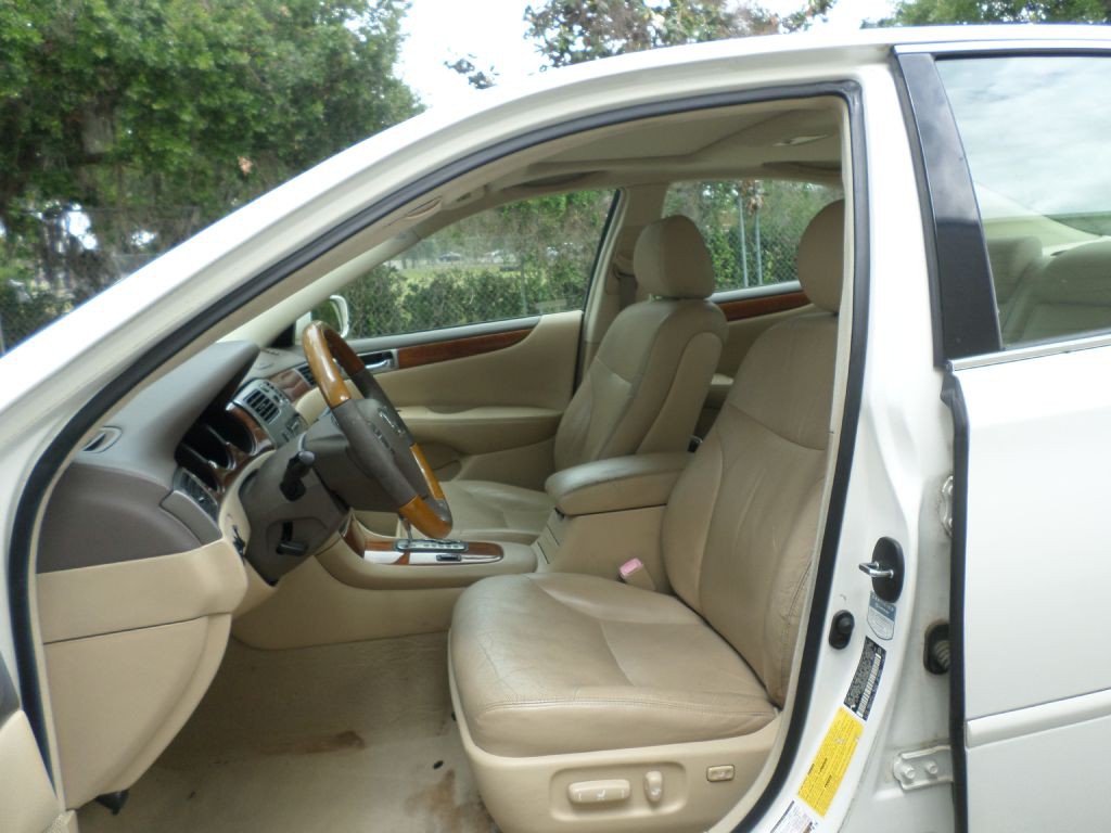 2005 Lexus ES Image 9