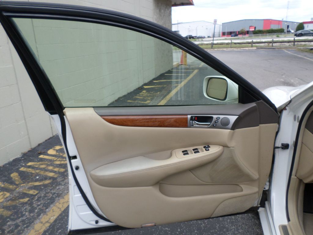 2005 Lexus ES Image 11