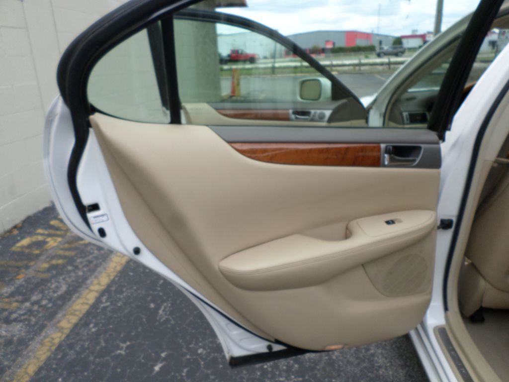 2005 Lexus ES Image 16