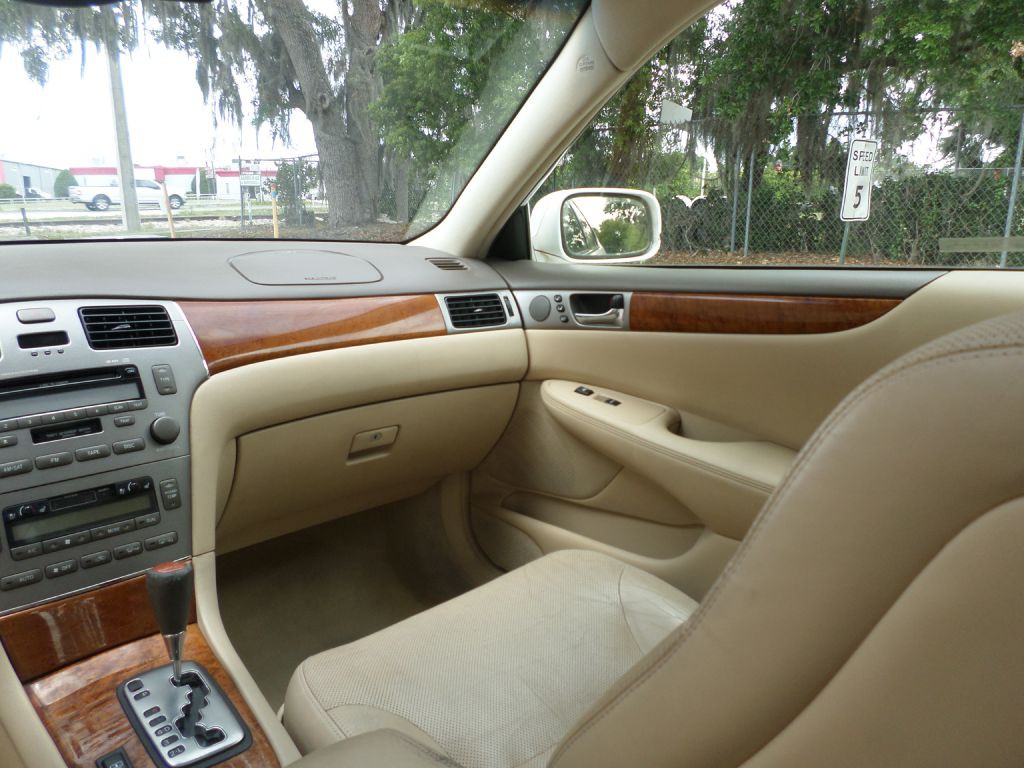2005 Lexus ES Image 18