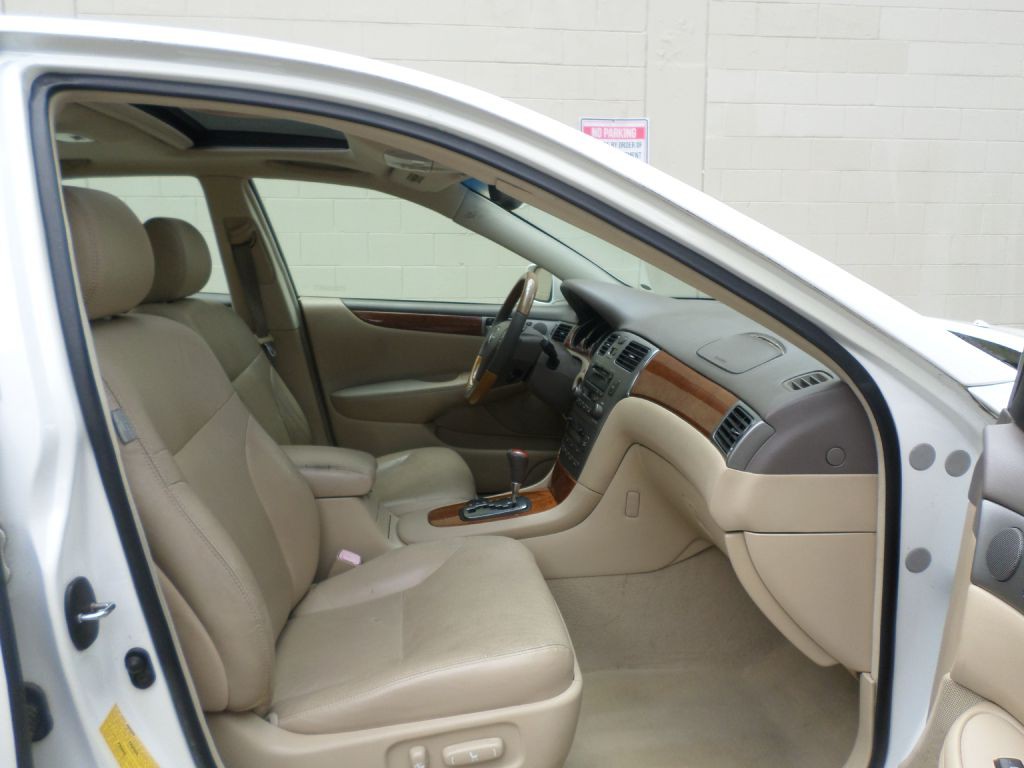 2005 Lexus ES Image 22