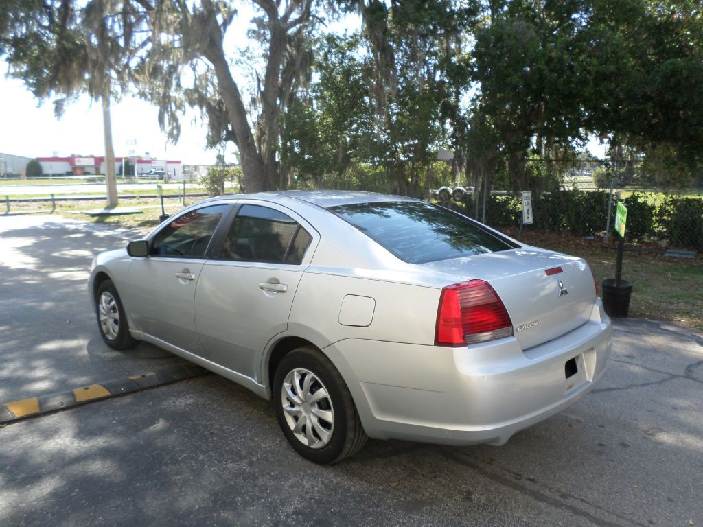 2007 Mitsubishi Galant Image 4