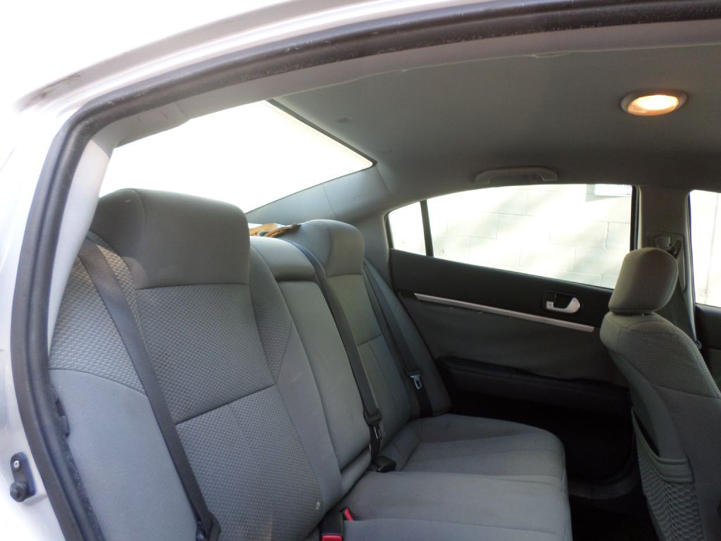 2007 Mitsubishi Galant Image 8