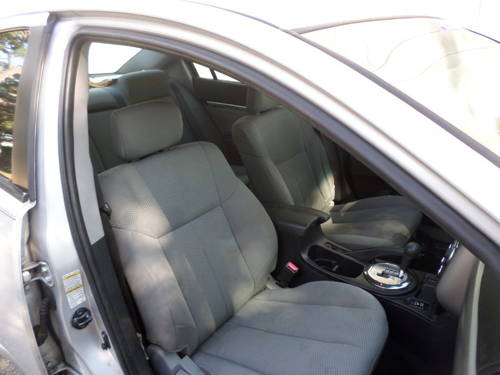 2007 Mitsubishi Galant Image 10