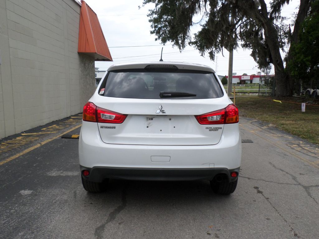 2014 Mitsubishi Outlander Image 5