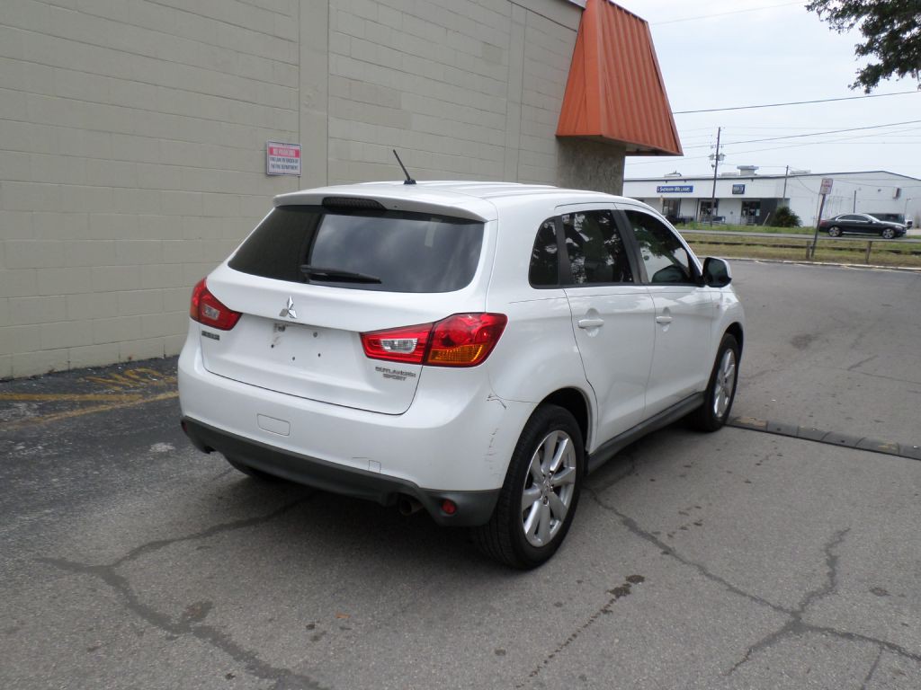 2014 Mitsubishi Outlander Image 6