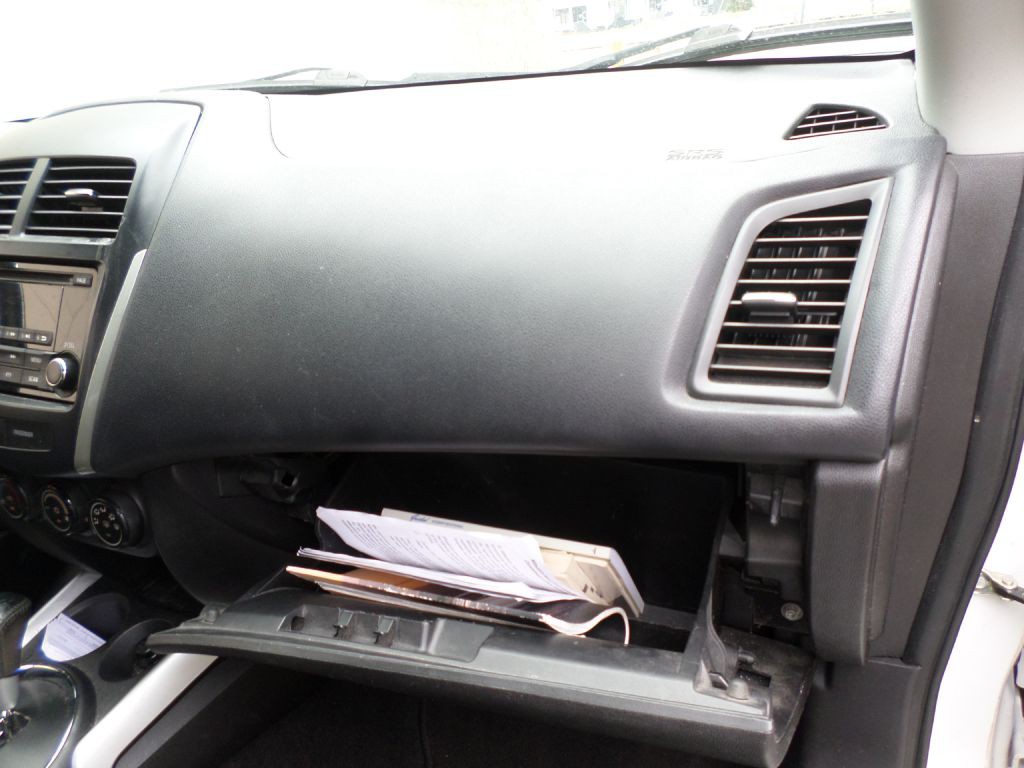 2014 Mitsubishi Outlander Image 13
