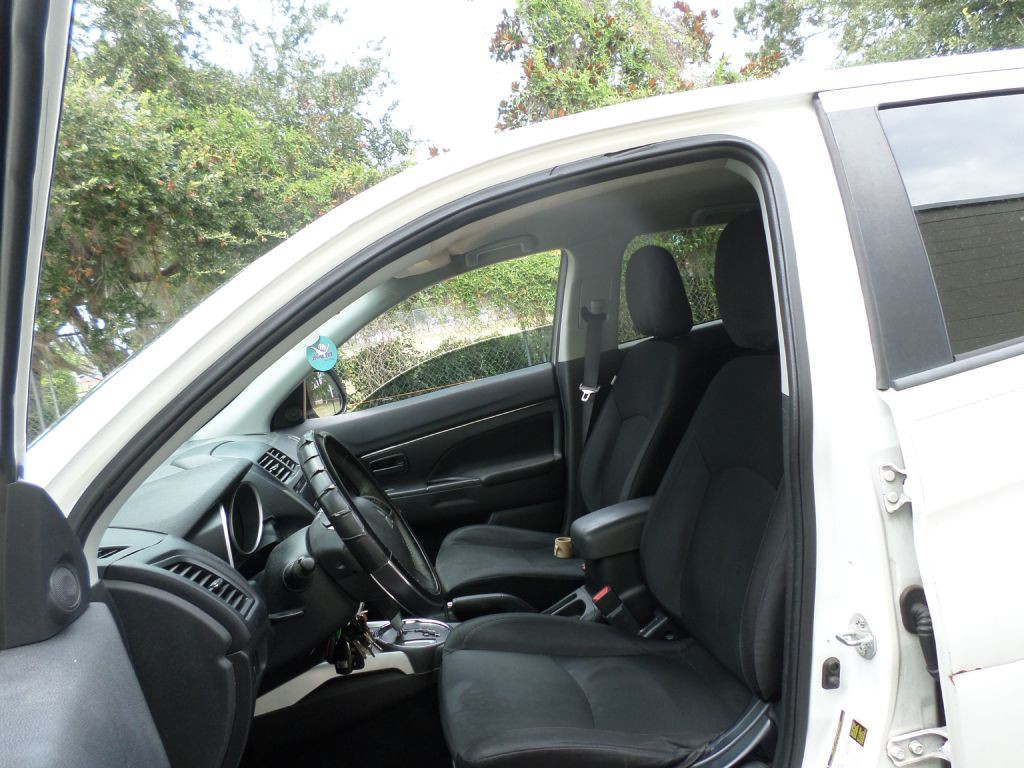 2014 Mitsubishi Outlander Image 18