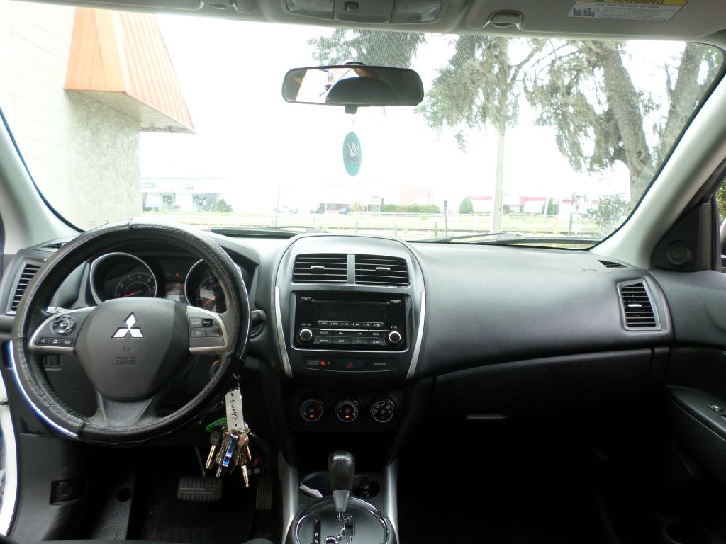 2014 Mitsubishi Outlander Image 19