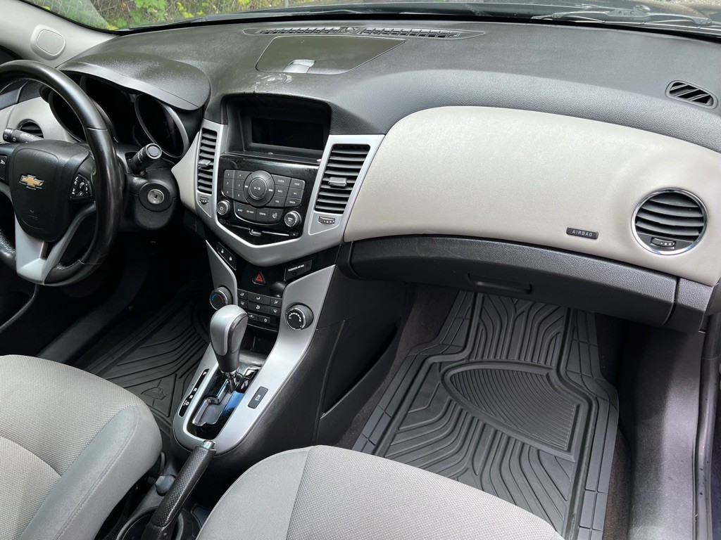 2014 Chevrolet Cruze Image 4