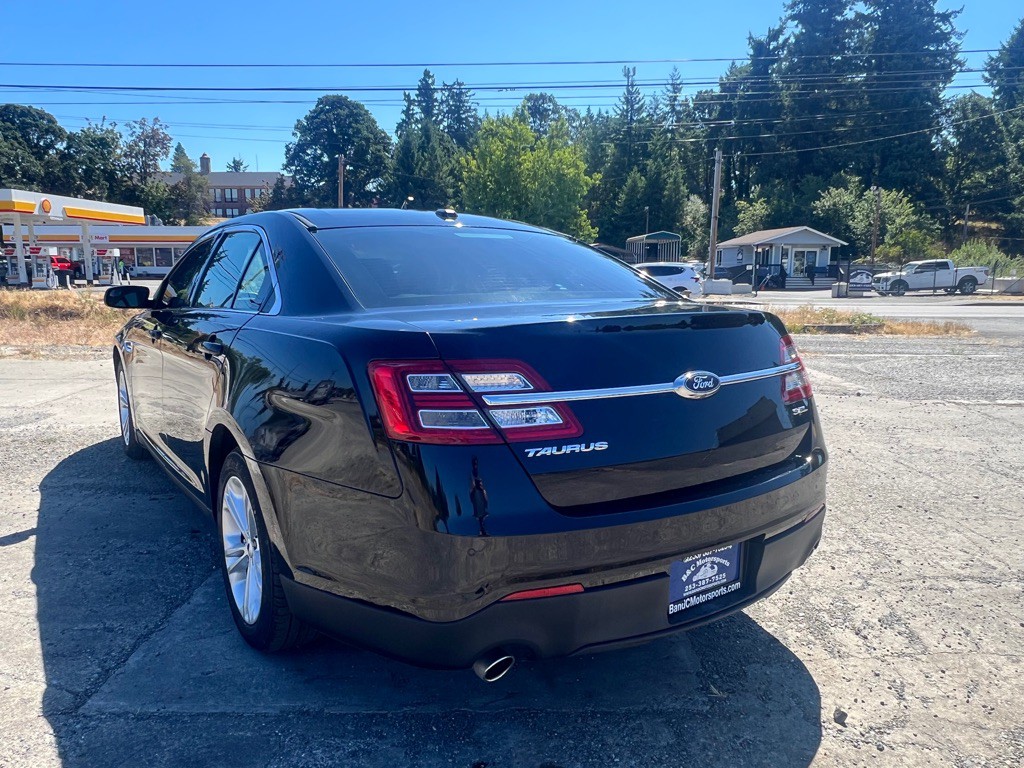 2017 Ford Taurus Image 10