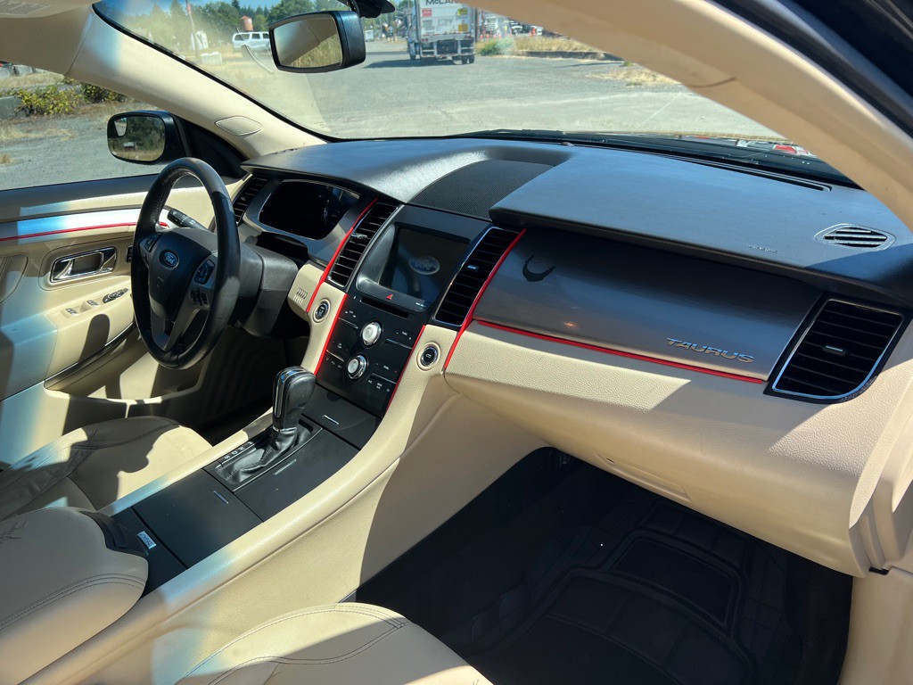 2017 Ford Taurus Image 21