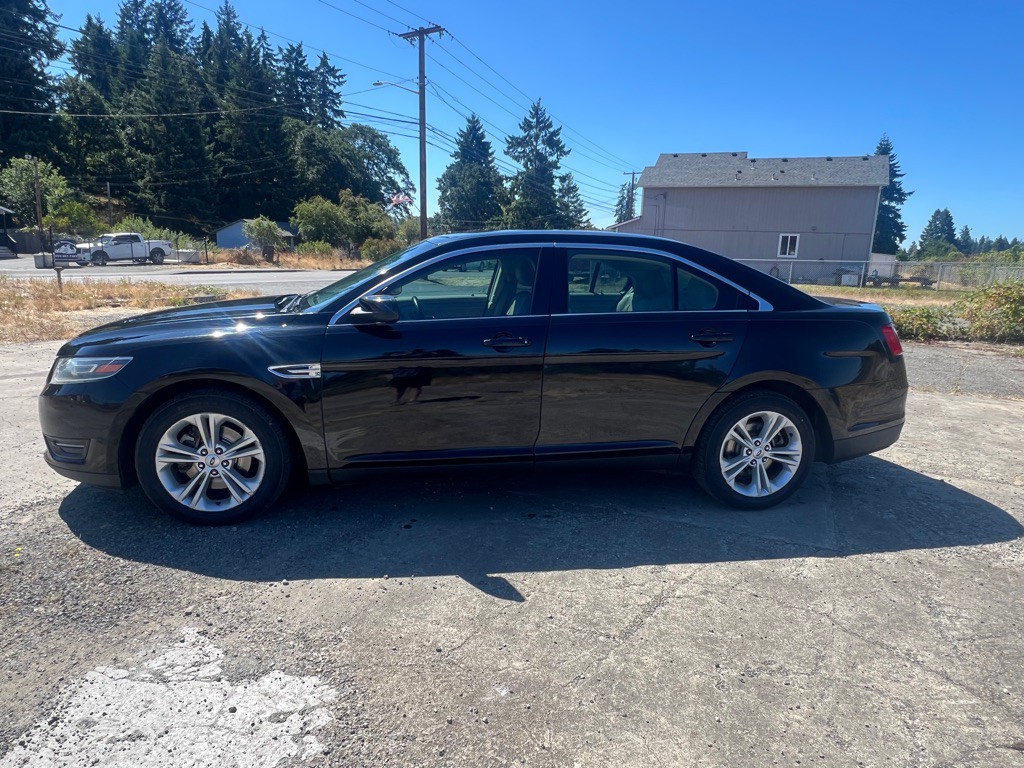 2017 Ford Taurus Image 7