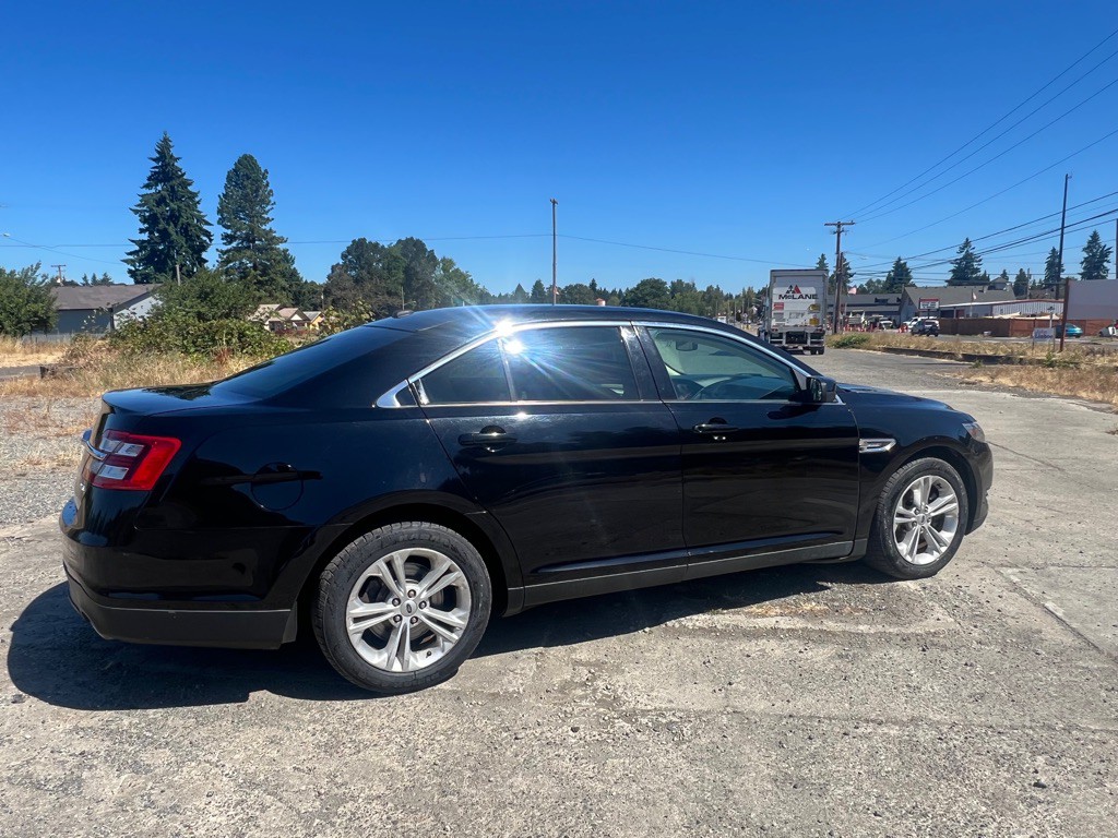 2017 Ford Taurus Image 14