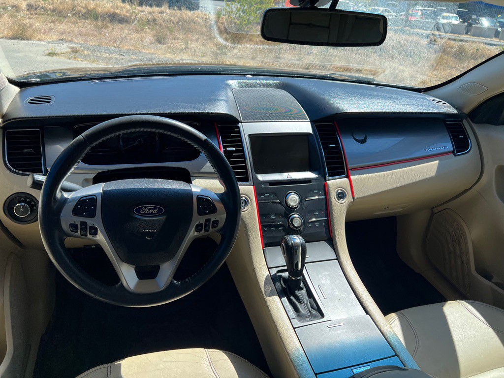 2017 Ford Taurus Image 24