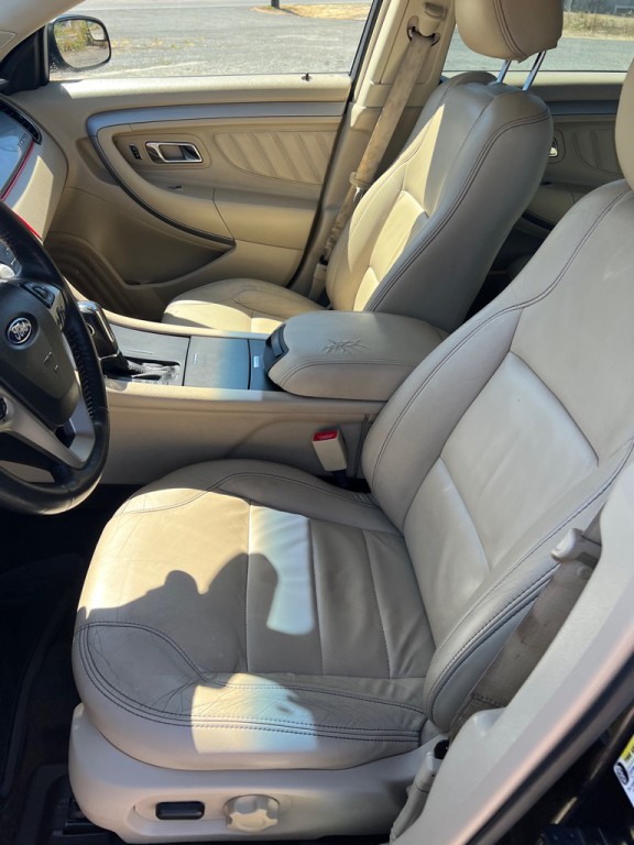 2017 Ford Taurus Image 26