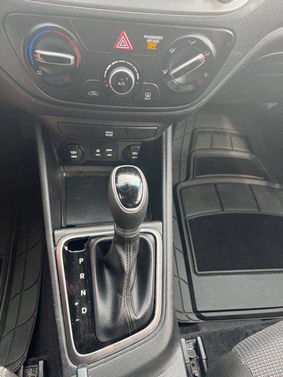 2018 Hyundai Accent Image 25
