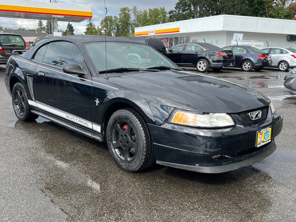 2002 Ford Mustang Image 2