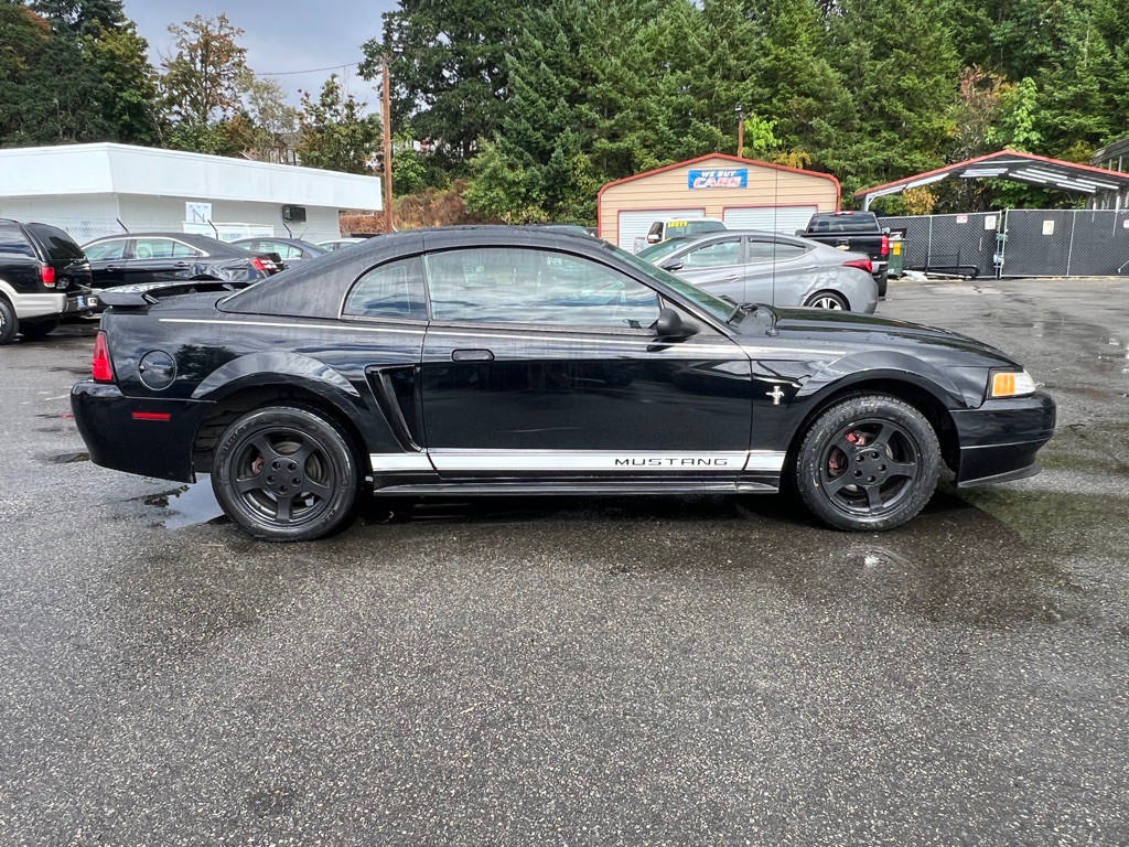 2002 Ford Mustang Image 7
