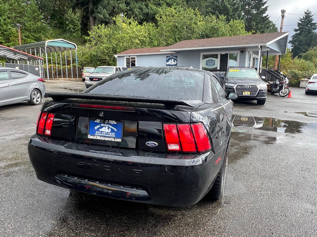 2002 Ford Mustang Image 11