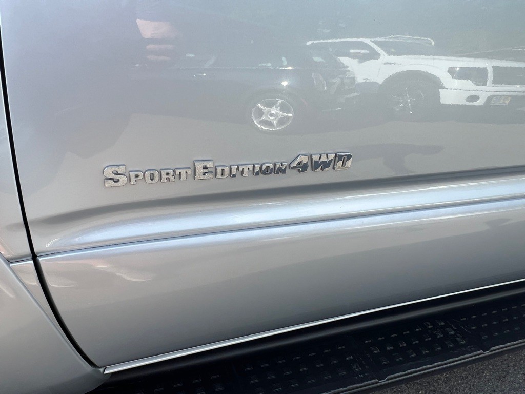 2004 Toyota 4Runner Image 17