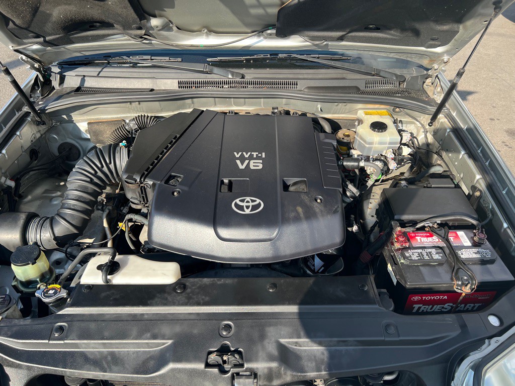 2004 Toyota 4Runner Image 19