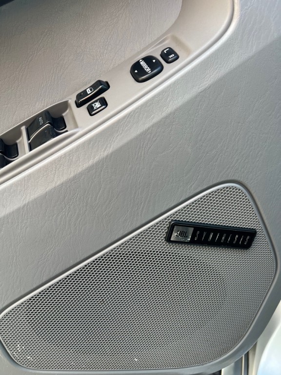 2004 Toyota 4Runner Image 30