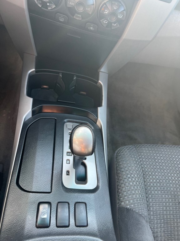 2004 Toyota 4Runner Image 31