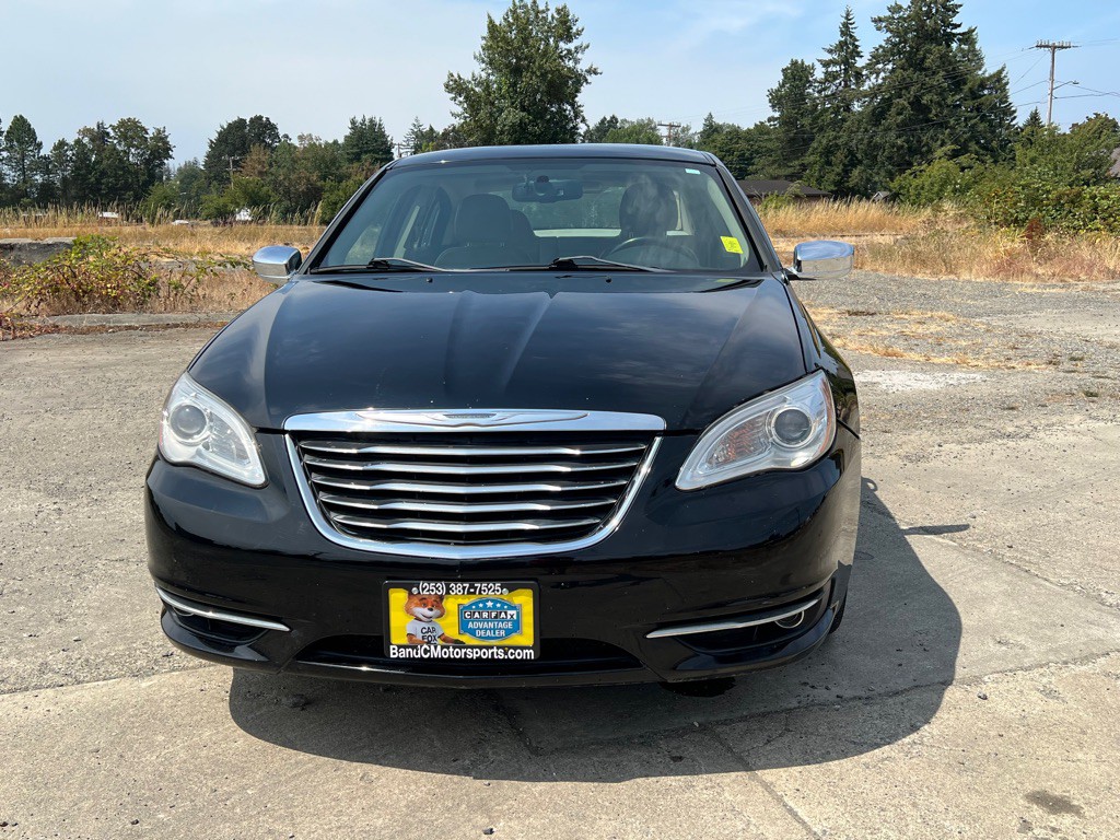 2011 Chrysler 200 Image 4