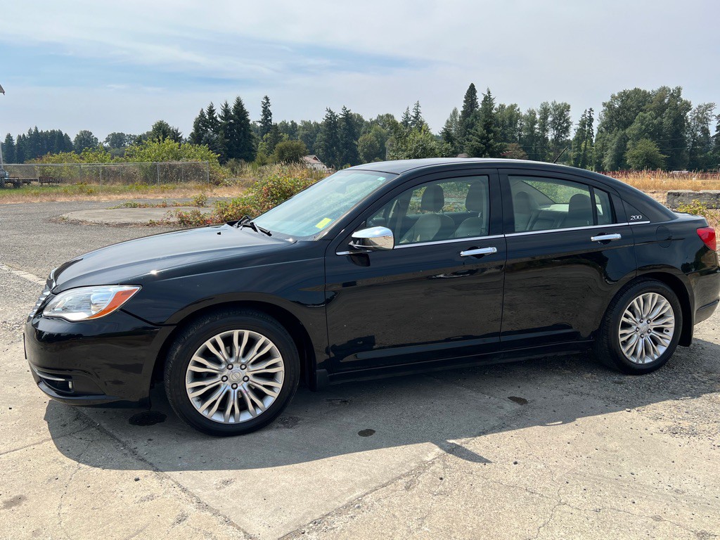 2011 Chrysler 200 Image 7