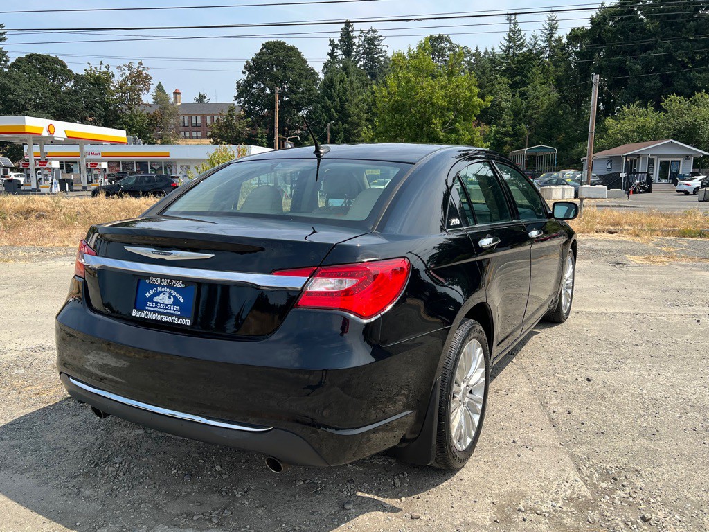 2011 Chrysler 200 Image 14