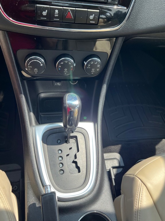2011 Chrysler 200 Image 29