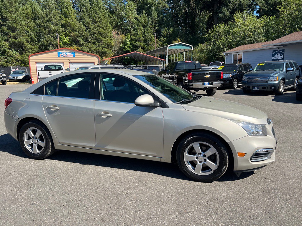 2016 Chevrolet Cruze Image 2