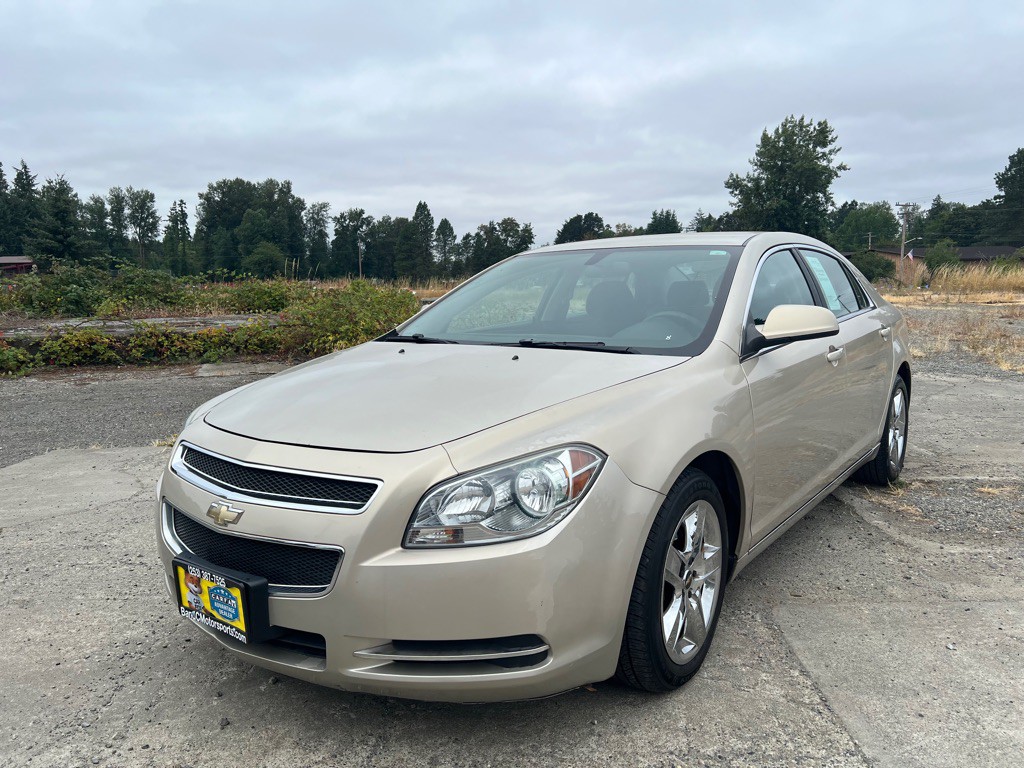 2010 Chevrolet Malibu Image 2