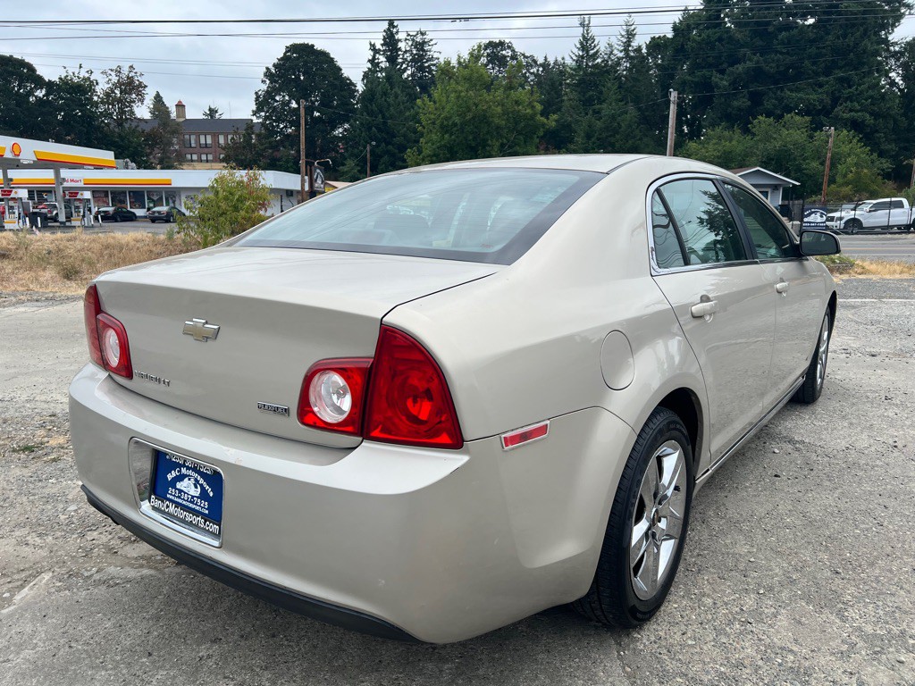 2010 Chevrolet Malibu Image 12