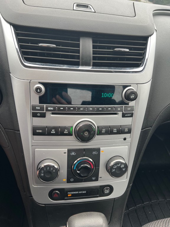 2010 Chevrolet Malibu Image 21