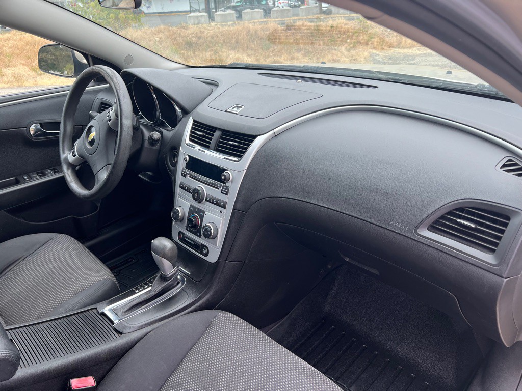 2010 Chevrolet Malibu Image 26
