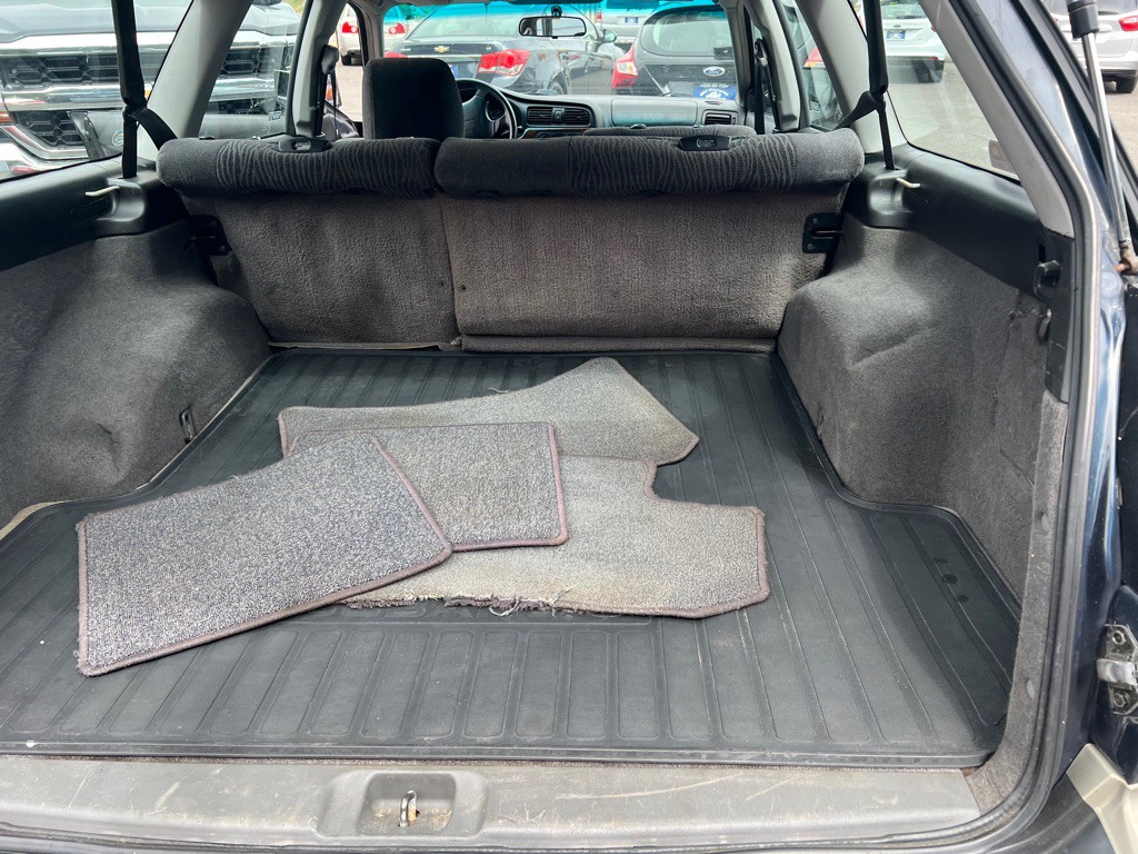 2001 Subaru Legacy Image 25