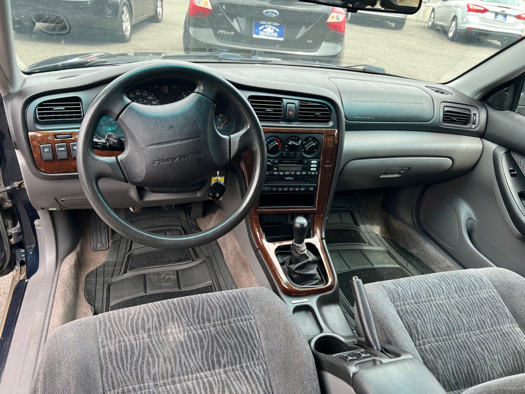 2001 Subaru Legacy Image 26