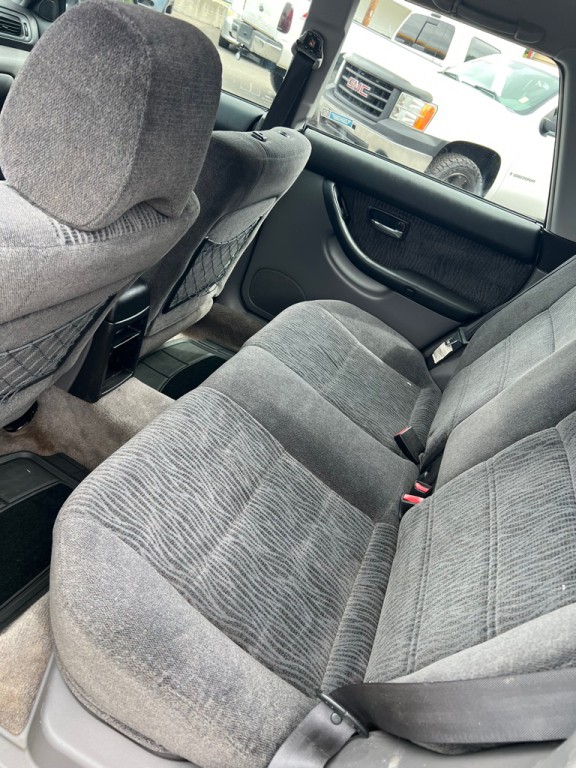 2001 Subaru Legacy Image 27