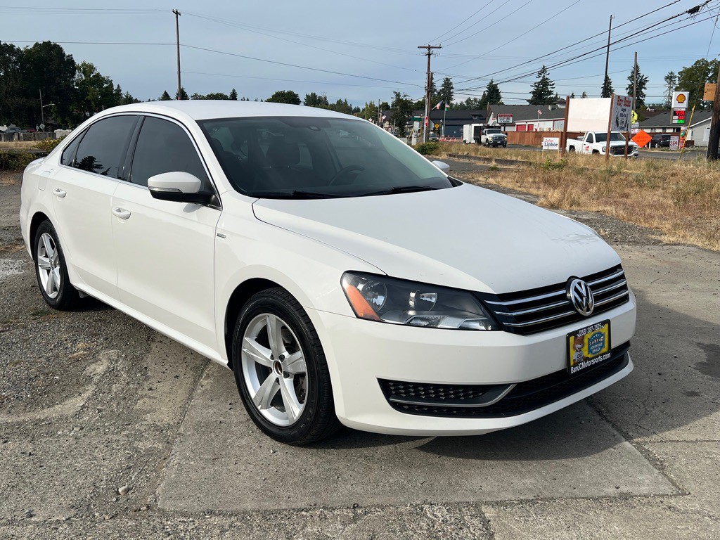 2014 Volkswagen Passat Image 1