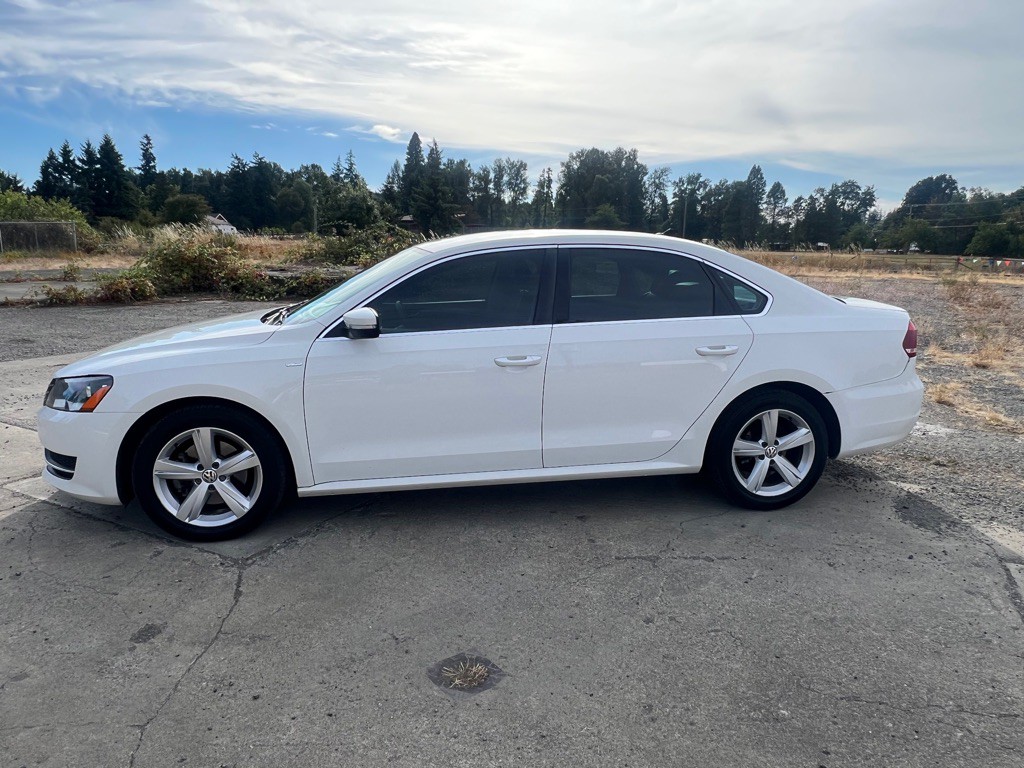 2014 Volkswagen Passat Image 8